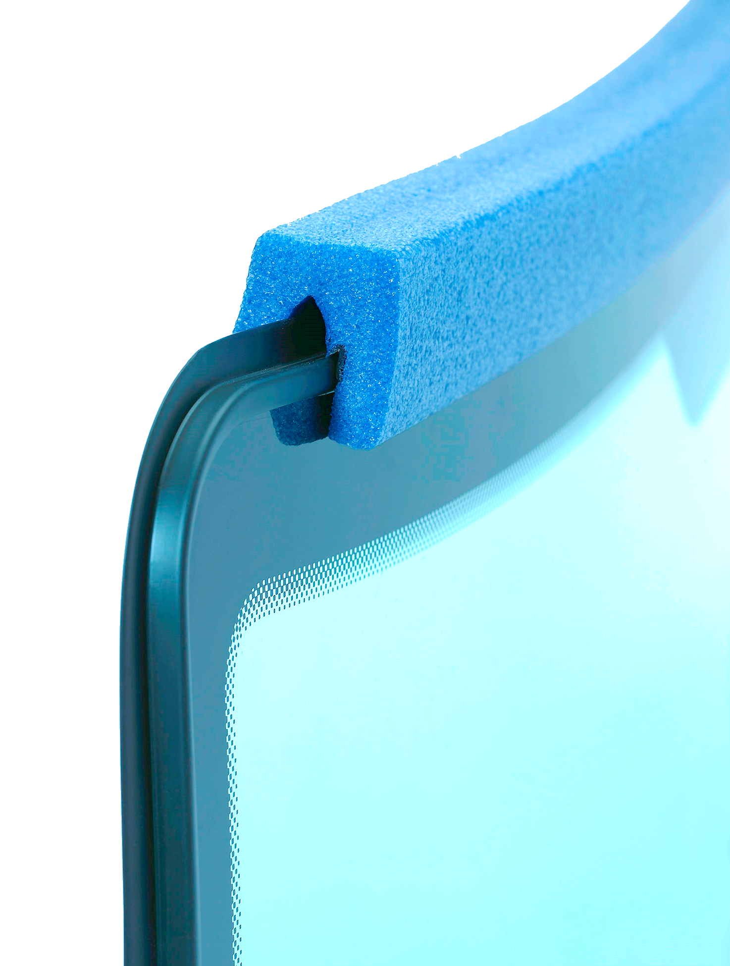 Scheibenschutz - Kanten sicher schützen mit NMC Nomapack Schaumprofilen