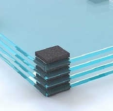 Selbstklebende Pads als Stapelschutz Pads NMC Nomapack